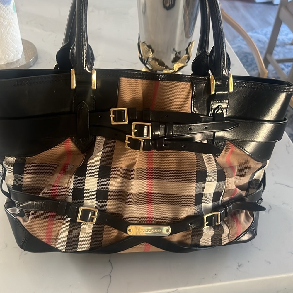 Burberry Shoulder Bag
Worn only couple of times - like Brand New - Picture 12 of 16